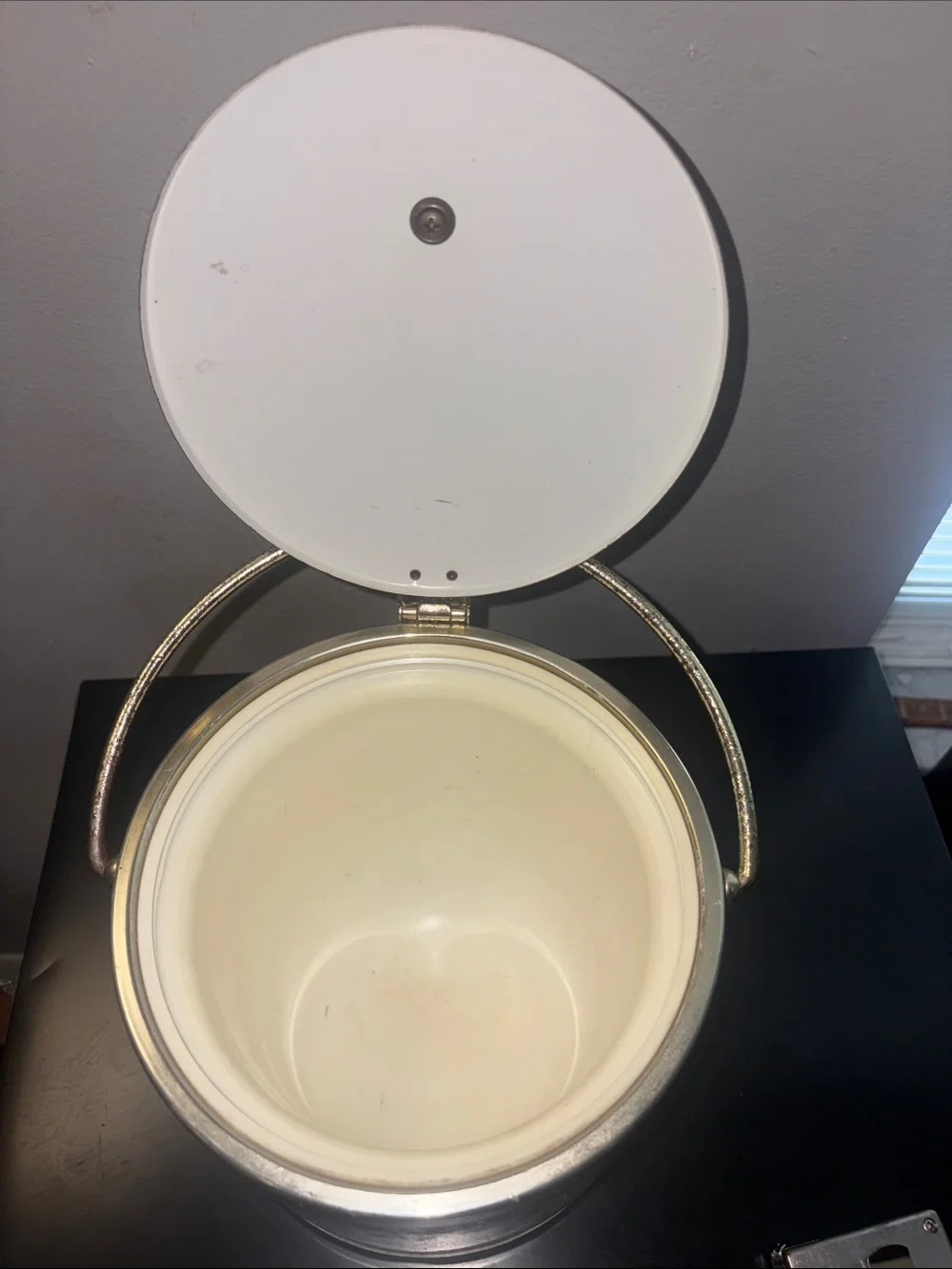Vintage Kraftware vinyl Marbleized Ice Bucket with Gold-Tone Lid and Handle